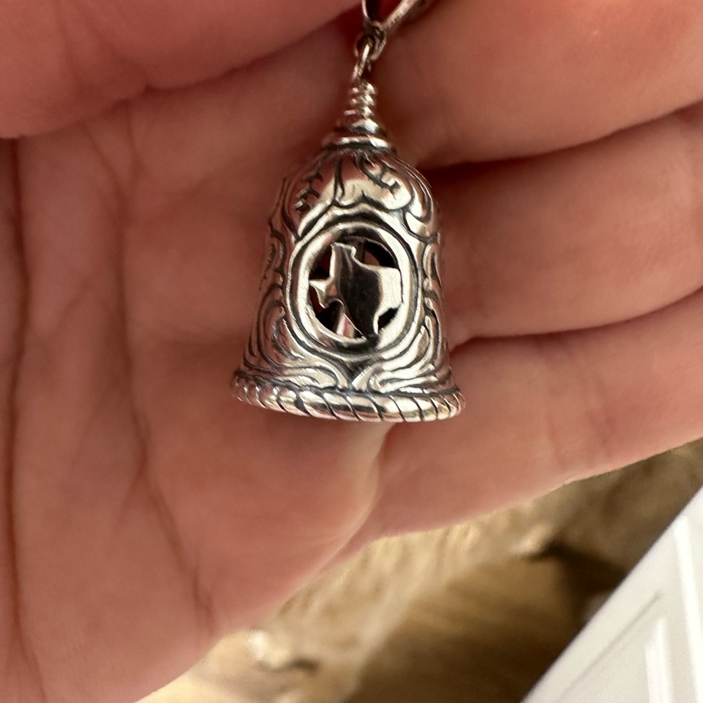 Brand New - James Avery - Silver Texas Bell Necklace
